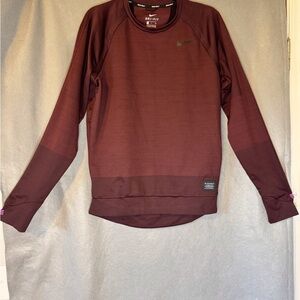 Nike Golf Burgundy Sweatshirt. Excellent Condition.